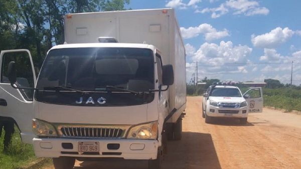 Delincuentes roban equipos electrónicos de un camión en MRA