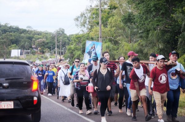 Sin carnet de vacunación anticovid, devotos podrán visitar a la Virgen •