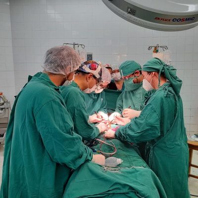 Paciente pediátrico recibe trasplante renal gracias a la donación de su papá » San Lorenzo PY