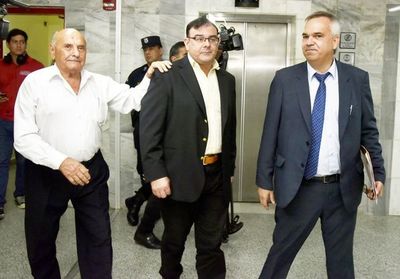 Tomás Rivas afronta juicio oral desde hoy por el caso de sus “caseros de oro” - Nacionales - ABC Color