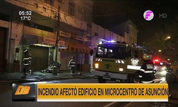 Incendio afectó edificio en el microcentro de Asunción | Telefuturo