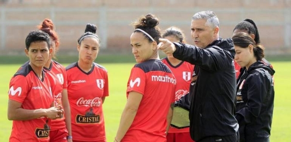 Diario HOY | La relación con una jugadora le cuesta el cargo al seleccionador de Perú