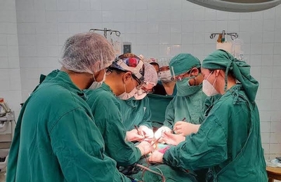 Diario HOY | Joven recibe trasplante renal gracias a la donación de su papá