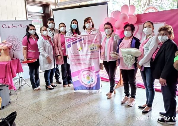 Asociación de Señoras de Rotarios - ASR conjuntamente con el Rotary Club de Ponta Porã-PJC acompañaron el día de lucha contra el cáncer de mama en el Hospital Regional de PJC