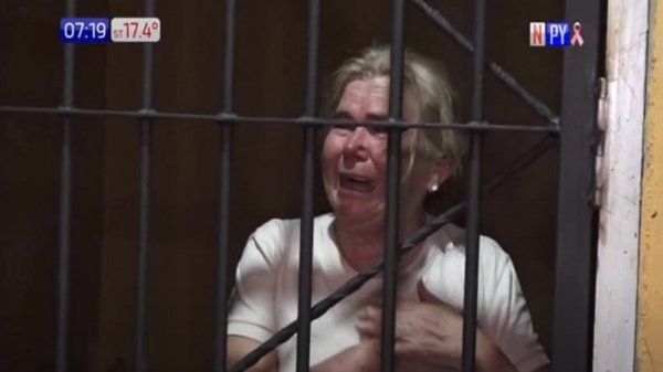 Mujer de 67 años pasó la noche en la comisaría | Noticias Paraguay