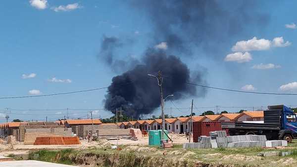 Controlan incendio en la Autopista Ñu Guasú | Ñanduti