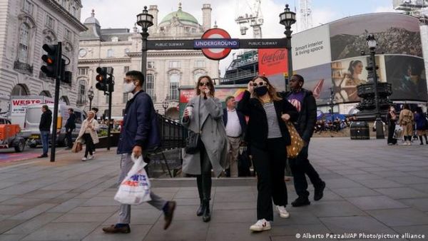 Reino Unido teme hasta 100.000 contagios diarios por covid en invierno