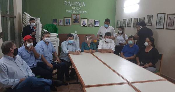 La Nación / Presidentes de la oposición buscan unidad tras renuncia de Harrison