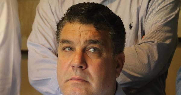 La Nación / Harrison se retira de puja presidencial