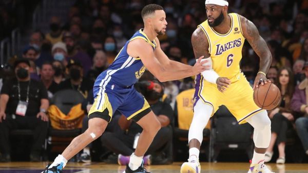 LeBron brilla, pero cae ante los Warrior