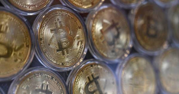 La Nación / El bitcoin debuta en Wall Street con récord de valor