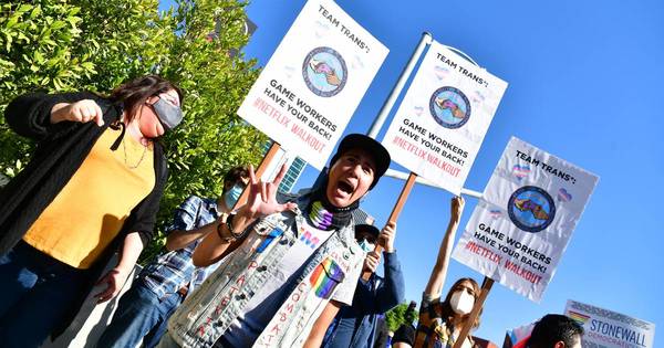 La Nación / Empleados de Netflix se unen a protesta contra especial de comedia