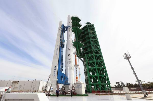 Corea del Sur lanza su primer cohete espacial fabricado en casa - .::Agencia IP::.