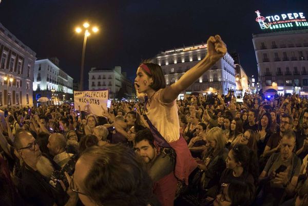 PSOE y Podemos blanquean la violencia en España - El Independiente