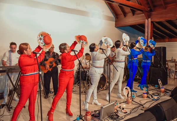 Octubre Rosa continúa, y organizan concierto al aire libre “EsteñaPurahéi” - La Clave