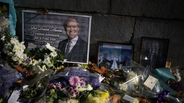 Acusan a hombre por asesinato de legislador en Gran Bretaña