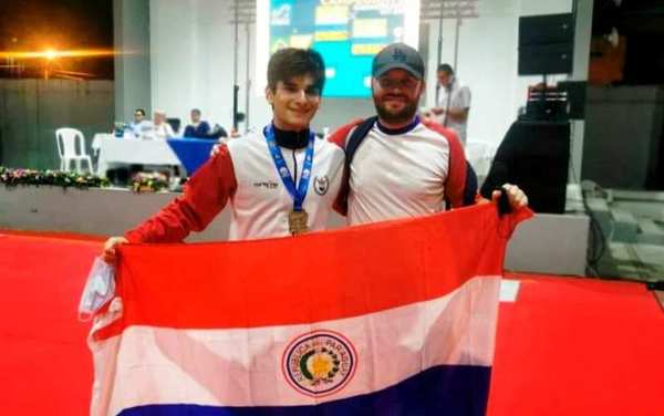 Medalla de Oro en competencia de Esgrima Sudamericana U17 •