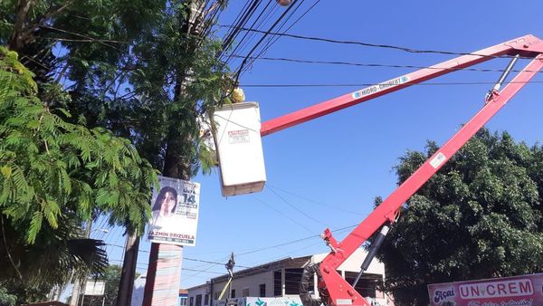 Cortan electricidad a mujer que agredió a vecinos en Ciudad del Este