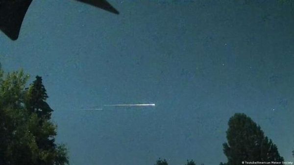Un satélite espía ruso fallido cae a la Tierra en forma de bola de fuego sobre EEUU