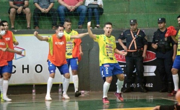 Franco golea a Minga en estreno en eliminatorias