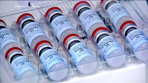 Autoridades sanitarias de EE.UU. aprueban combinar vacunas para dosis de refuerzo