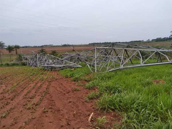 Gerente de la ANDE admite que torres de Itakyry se instalaron en terreno fangoso - Megacadena — Últimas Noticias de Paraguay