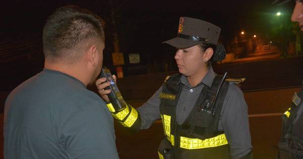 La Nación / Continuarán los controles aleatorios de la Policía Caminera