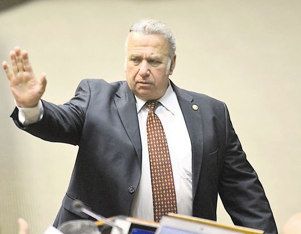 Falleció el ex senador Óscar González Daher