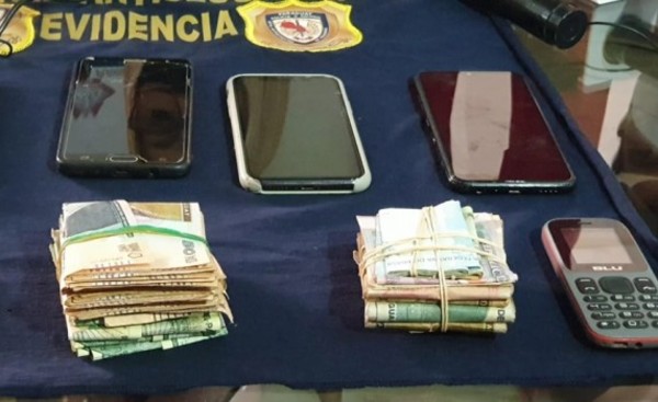 Procesan a tres miembros de red de estafadores