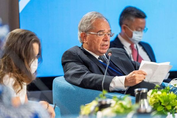 Por temor a política fiscal, bolsa de Sao Paulo cae y el dólar repunta - Mundo - ABC Color