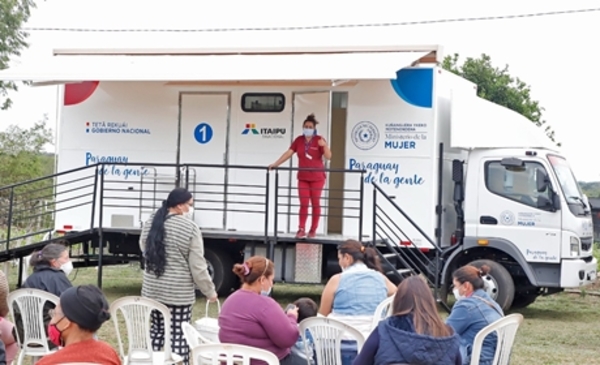 Móviles de Ciudad Mujer apoyan «Octubre Rosa» con la realización de estudios y consultas médicas - ADN Digital