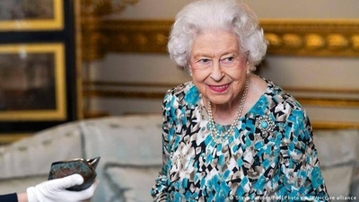 Diario HOY | La reina Isabel II pasó la noche ingresada en un hospital