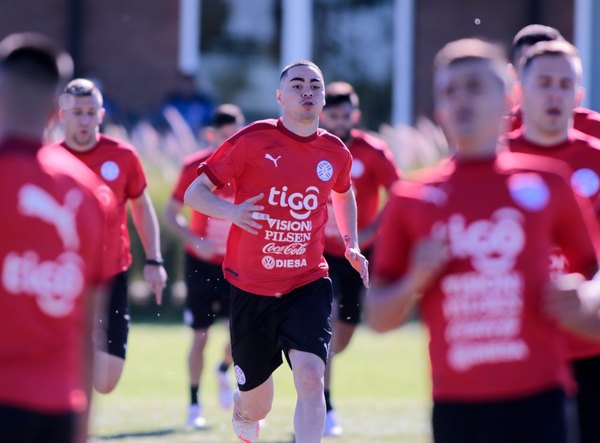 ¿En qué posición jugaría Miguel Almirón con los Barros Schelotto?