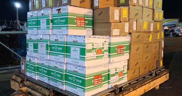 La Nación / Llegaron las 30 mil dosis donadas por la Conmebol