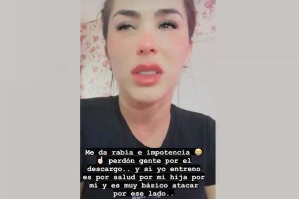 Crónica / DOÑA ÑAÑA VS MODELO. Le mandó a arreglar su cerebro