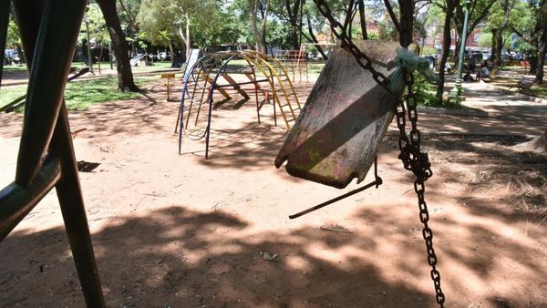 Plaza con constantes robos y sin presencia de guardias