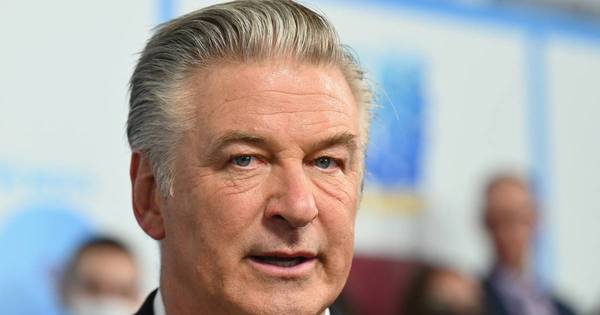 La Nación / Alec Baldwin mató a una mujer en un rodaje con un arma de utilería