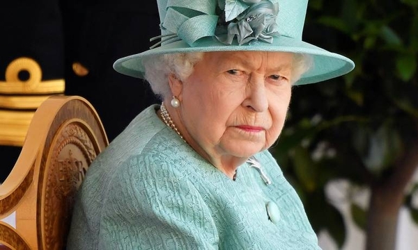 Diario HOY | La salud de Isabel II suscita dudas tras su breve hospitalización