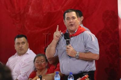 Desde Caaguazú solicitan a Horacio Cartes que acepte candidatarse a la presidencia del Partido Colorado - ADN Digital