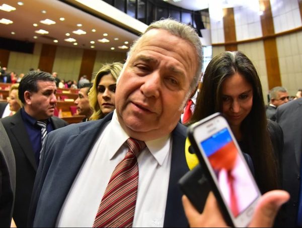 Proceso contra González Daher se extingue con su fallecimiento, según abogado · Radio Monumental 1080 AM
