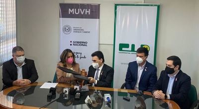 Cooperativa Universitaria y MUVH firman convenio para financiar viviendas