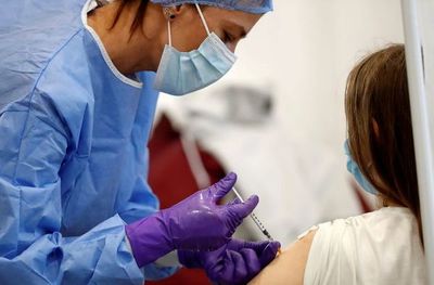 Las vacunas no son una terapia genética con efectos adversos desconocidos - Ciencia - ABC Color