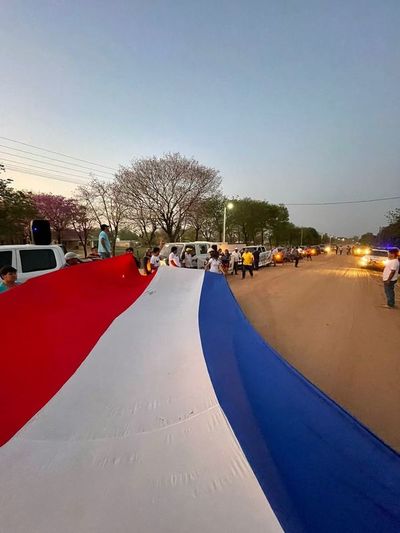 Con manifestación exigen a colorados respetar resultado electoral en el nuevo distrito de Boquerón - Nacionales - ABC Color