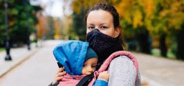 Los bebés y los niños pequeños tienen la misma capacidad de transmisión de Covid que los adultos, dice Harvard