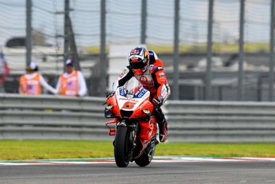 Zarco y Miller dominaron el suelo húmedo de Misano