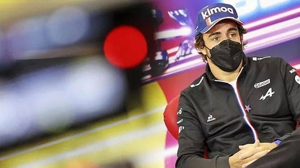 Diario HOY | Alonso dedica su casco a La Palma y lo subastará para la isla
