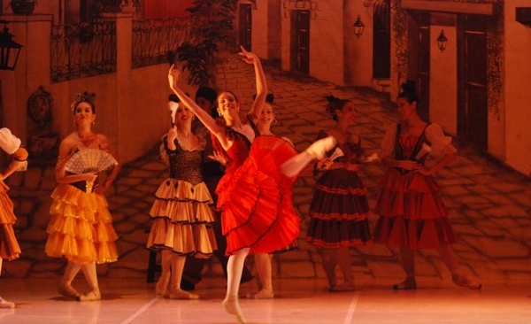 Diario HOY | Ballet Municipal en conjunto con OSN prestan “El Cascanueces” y “Solo yo”
