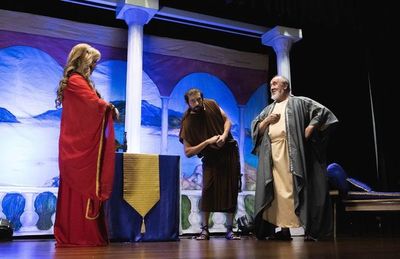 Con una obra llena de emociones y de profundas reflexiones, el público esteño se reencuentra con el teatro - ABC en el Este - ABC Color