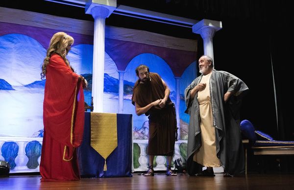 Con una obra llena de emociones y de profundas reflexiones, el público esteño se reencuentra con el teatro - ABC en el Este - ABC Color