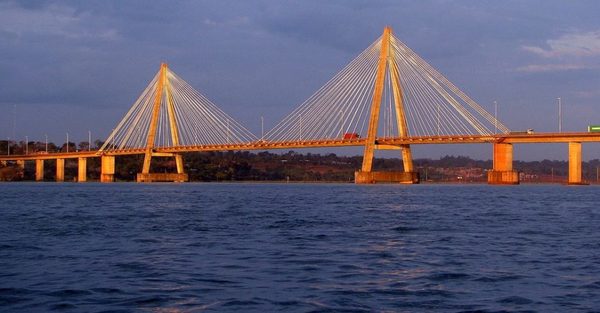 En tres días, poco más de 2.000 personas entraron y salieron del país vía puente San Roque - ADN Digital